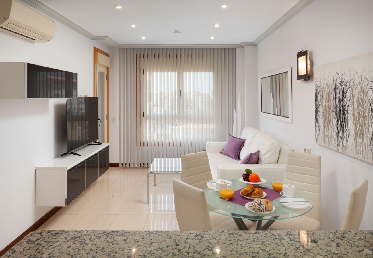 Apartamento en Fuengirola - Boliches Mediterraneo Real Coastal by Alfresco Stays