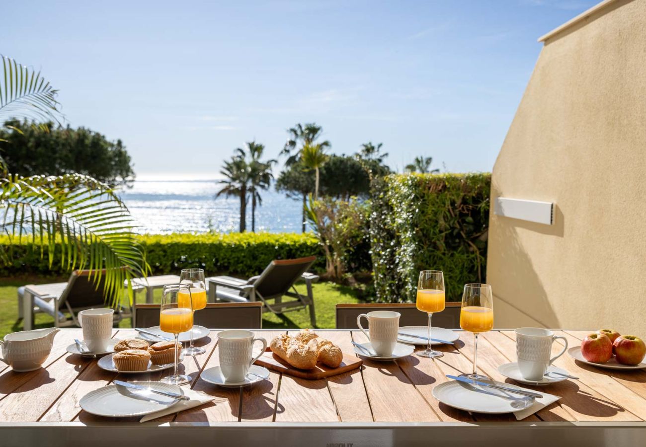 Apartamento en Marbella - Casa Eliseo - Frontline Beach by Alfresco Stays