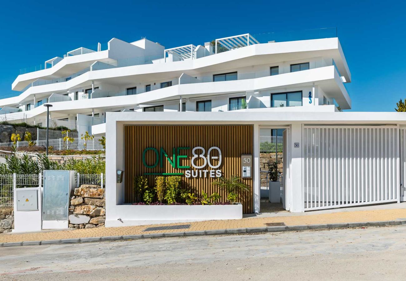 Apartamento en Estepona - One 80 Suites by Alfresco Stays