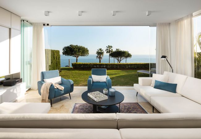  in Marbella - Casa Eliseo - Frontline Beach by Alfresco Stays